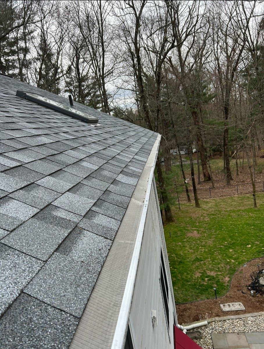 Roof and gutter cleaning in Massachusetts