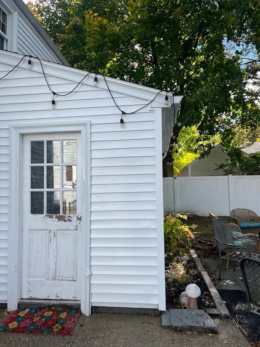 Commercial building exterior cleaning in Massachusetts