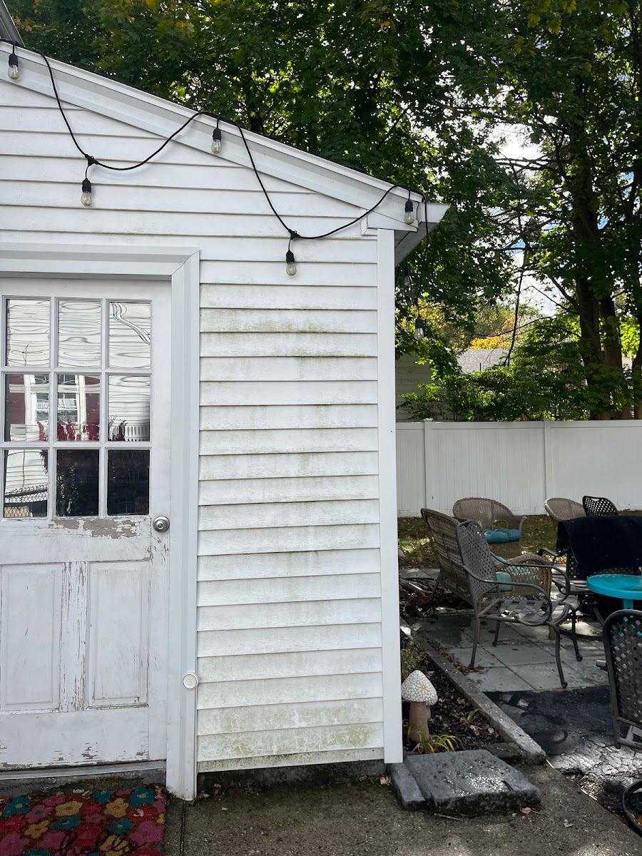 House siding washing before and after in Massachusetts